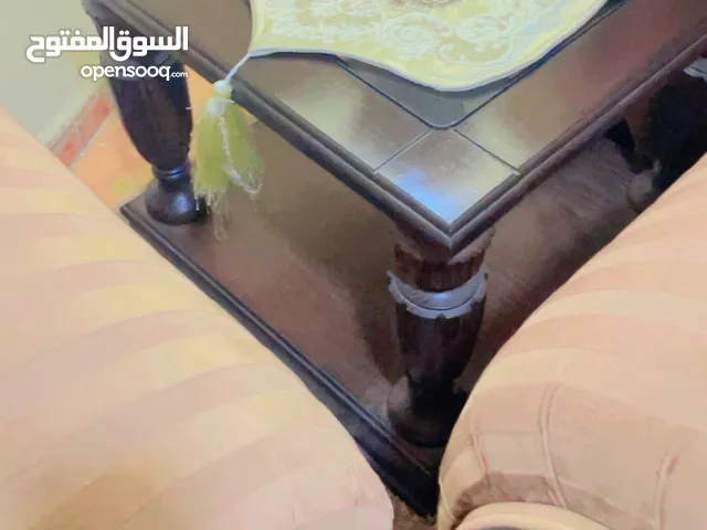 طاولات للبيع بحاله جيدة