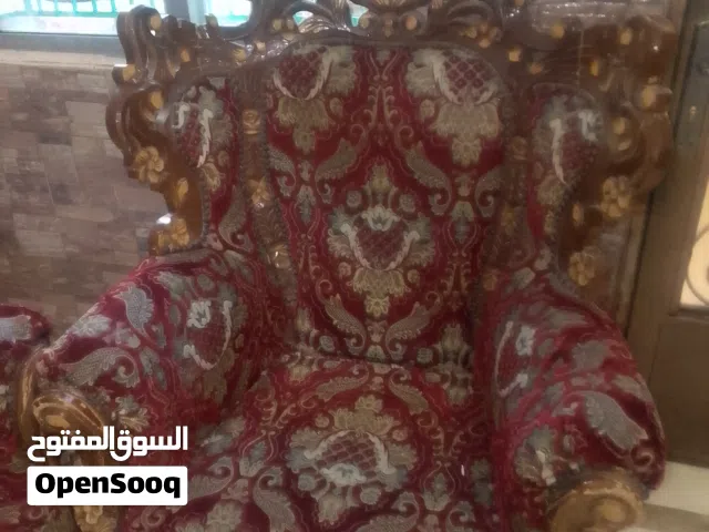 طقم كنب عدد 7مقاعد نظيف وبوفيه قطعتين نظيف بسعر مغري غير شامل التوصيل 80