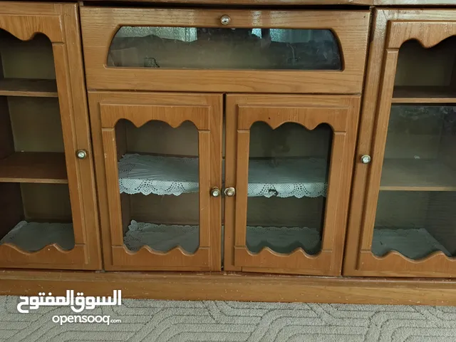 بوفيه سفرة او بيرو لون مميز