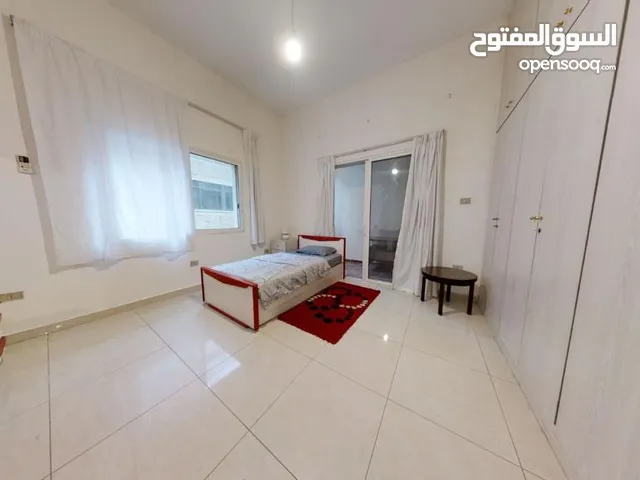 250 m2 More than 6 bedrooms Apartments for Sale in Beirut Hamra