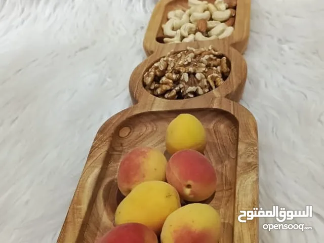 اواني وصحون من الخشب الخام