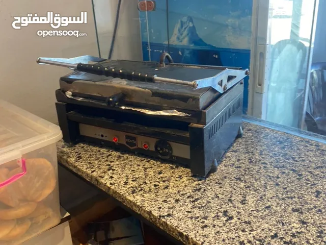 مطعم كامل مجهز ومشطب بالكامل بسعر مميز
