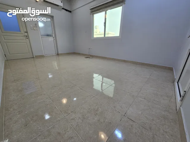 استوديو للايجار شامل الكهرباء مع المكيف في البديع