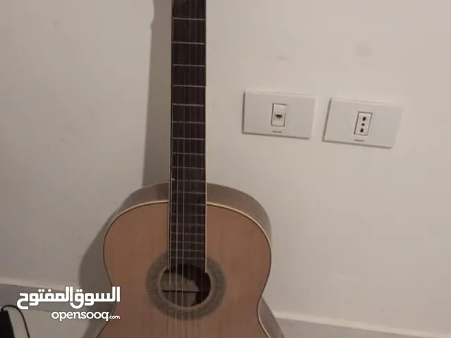 جيتار مميز للبيع
