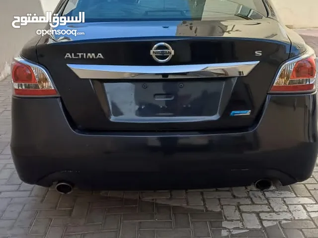 Nissan Altima s 2014 . mashallah grey colour, inside outside clean car, back camera, all Swiss auto.