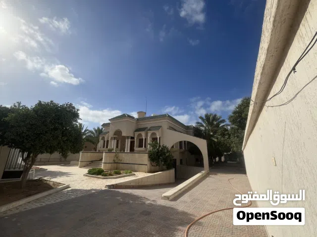 565 m2 5 Bedrooms Villa for Rent in Tripoli Zanatah
