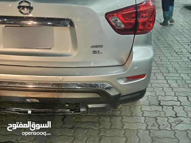 نيسان باثفندر SL 3.5 موديل 2020 حالة جيدة الحجم SUV