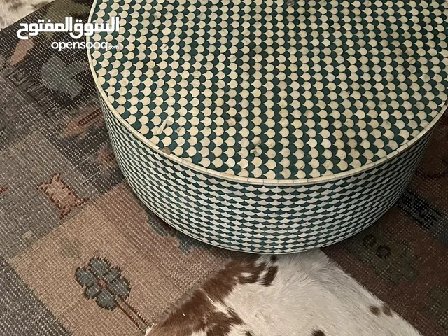 اثنين من طاولة شاي تضع في السنتر من الخزف الطبيعي من اثاث مارينا