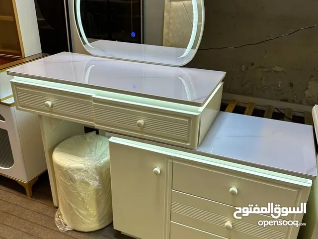 ميز تواليت انارة 215 الف