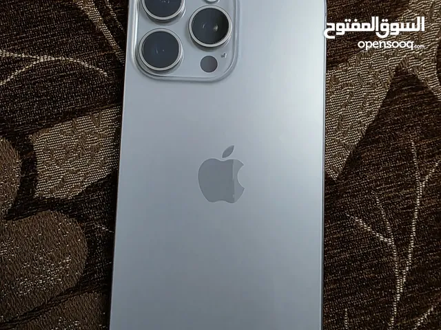 ايفون 15 برو ماكس لون سكني