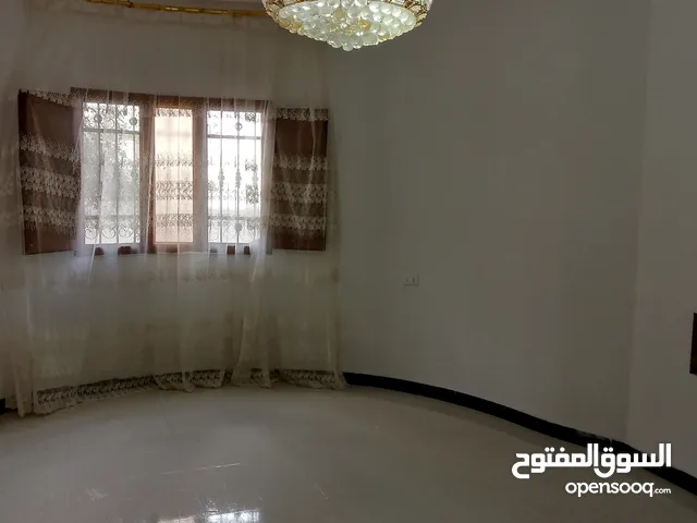 250 m2 5 Bedrooms Townhouse for Sale in Tripoli Airport Road