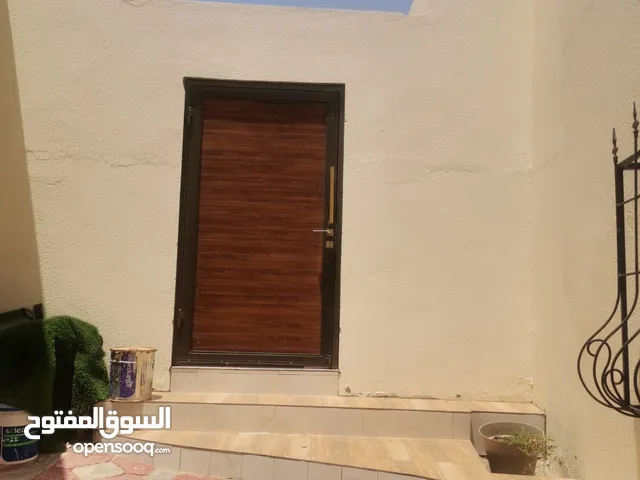 185 m2 2 Bedrooms Townhouse for Sale in Al Dakhiliya Bidbid
