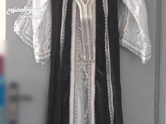 منصورية لون اسود و ابيض