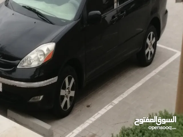 Toyota Sienna in Sharjah
