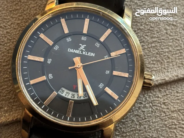 ساعة دانيل كلاين ربي يبارك اصلية حاجة قديمة ونضيفة
