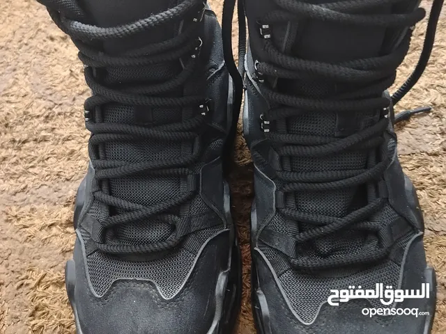 41.5 Sport Shoes in Irbid