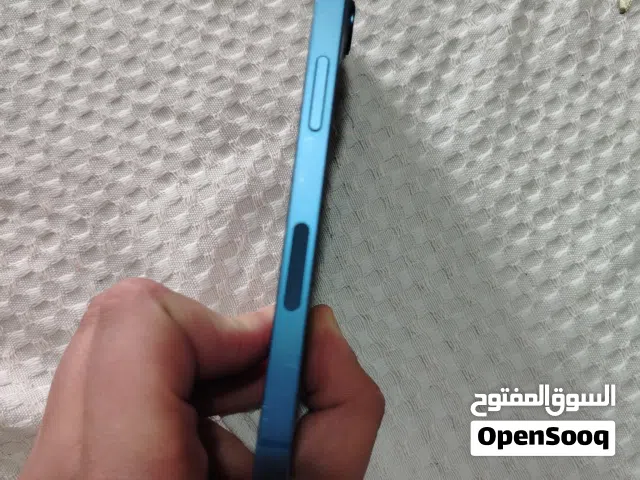ايفون 13 عادي لون ازرق بطارية 86 28 التخزين ولاشي مغيى كل القطع اصليه على الفحص رقم التواصل