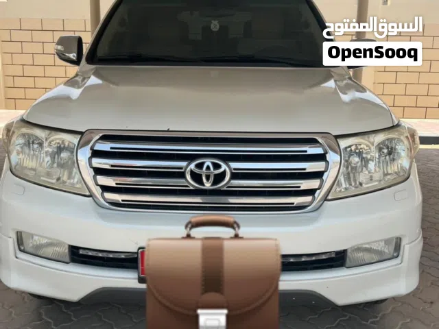 2011 تويوتا لاند كروزر VXR