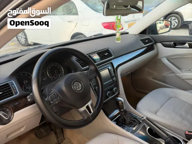 2016 فولكسفاغن باسات Standard