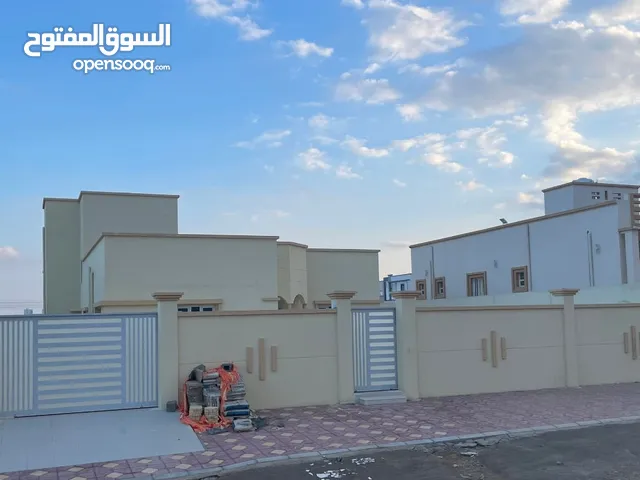 253 m2 4 Bedrooms Townhouse for Sale in Al Sharqiya Sur