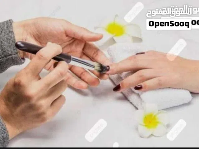 مطلوب اخصائيه مناكير وبيديكير طلاء الاظافر