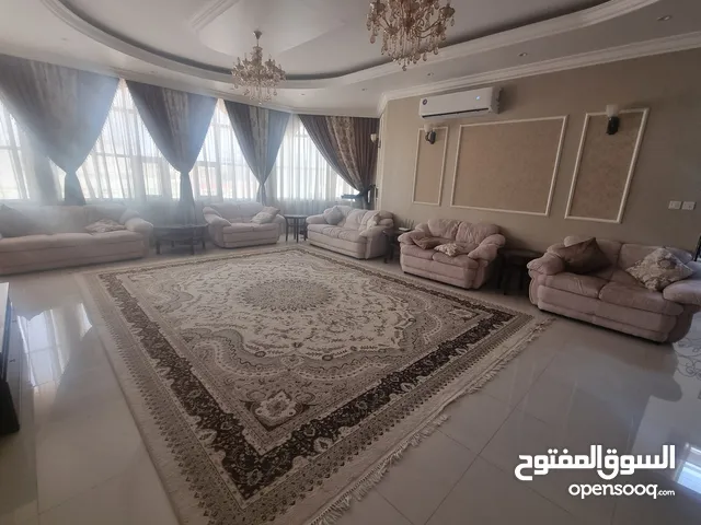 كنب صالة 14شخص مع خمس طاولات