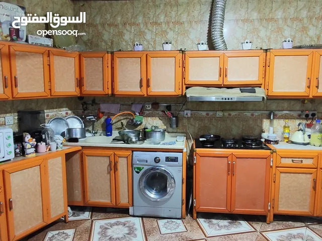 للبيع كاونتر مطبخ مع سنك سيراميك – مستعمل بحالة جيدة