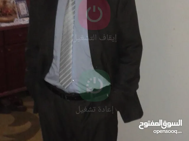 مقر ورخصة شركة لايجار 5000 دل شھريا عقد سنوي للانتفاع بالمقر والشركة نشاط مقاولات ومشروعات استثمارية