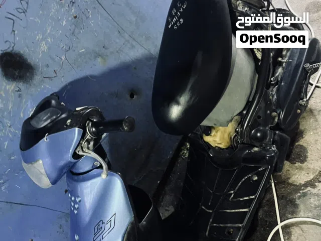 السلام عليكم دراجه تسعه للبيع شوفت عينك كلهه شغاله بس دكمه مال لايت واشاير واكفه وسلف بس تخلي باتري