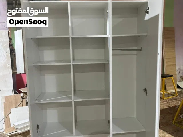 Armoire de vêtements