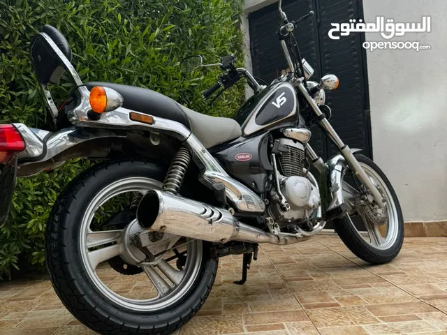 Harley Davidson 1200 Custom 2014 in Tripoli