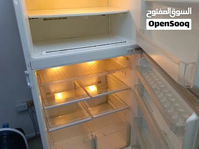 ثلاجة ثلاجه * دايوو * بحالة جيدة جداً و تبريد و تفريز ممتاز  تجميع كوريا ( حجم عملاق ) بسعر حرق ...