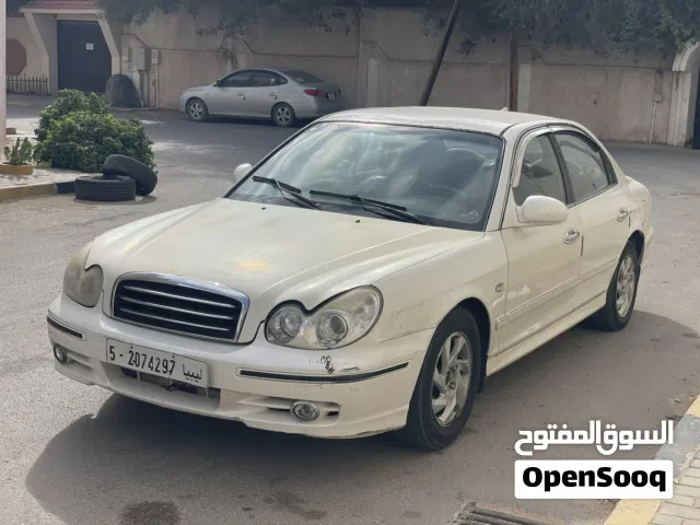 2004 هيونداي سوناتا Standard