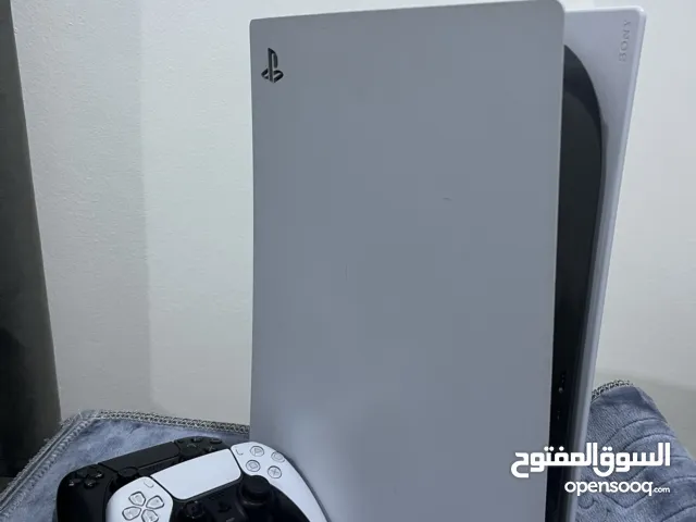 بلايستيشن فايف مستعمل ثلث شهور