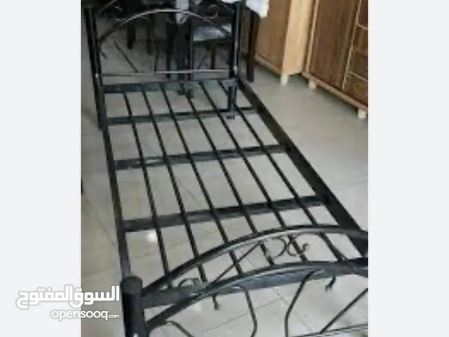 تخت حديد للبيع بسعر رمزي