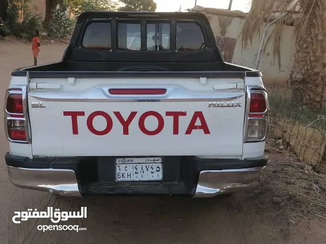 هايلوكس سعودي 2016 واطي اصلي، عربية نظيفة جدا