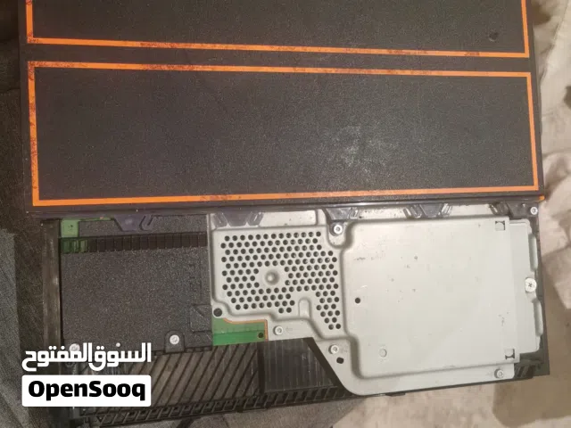 بلاستيشن 4 بحالة ممتازة جدااا