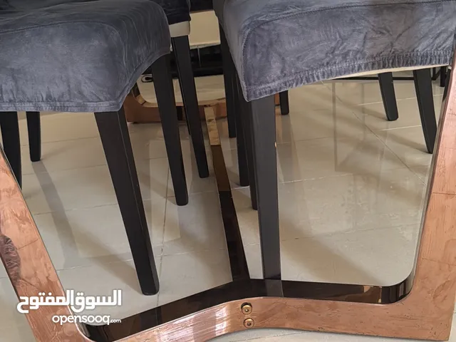طاولة طعام