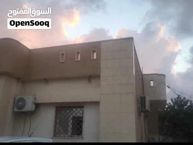 200 m2 More than 6 bedrooms Townhouse for Rent in Tripoli Janzour