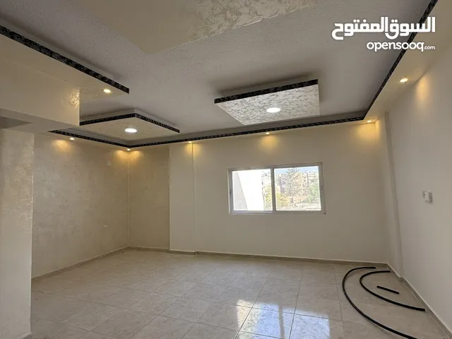 93 m2 2 Bedrooms Apartments for Sale in Zarqa Hay Ramzi