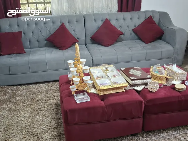 طقمين كنب وطاولات وبرادي