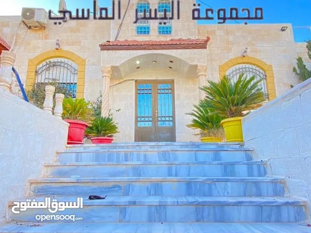 250 m2 5 Bedrooms Townhouse for Sale in Zarqa Graiba