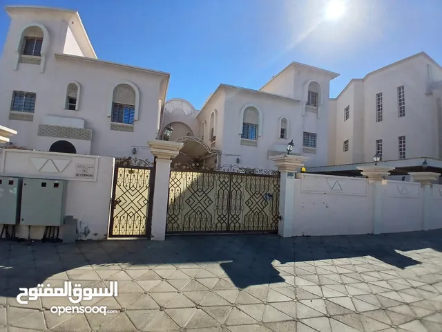 250 m2 3 Bedrooms Villa for Rent in Muscat Al Khoud