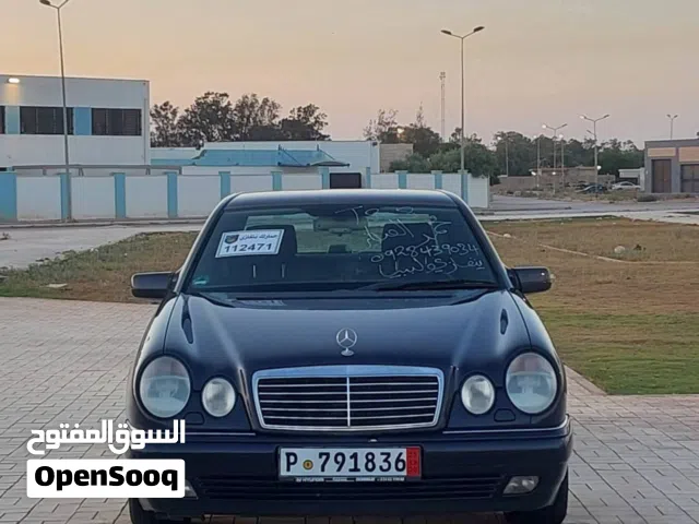 1999 مرسيدس بنز الفئة-E E 200