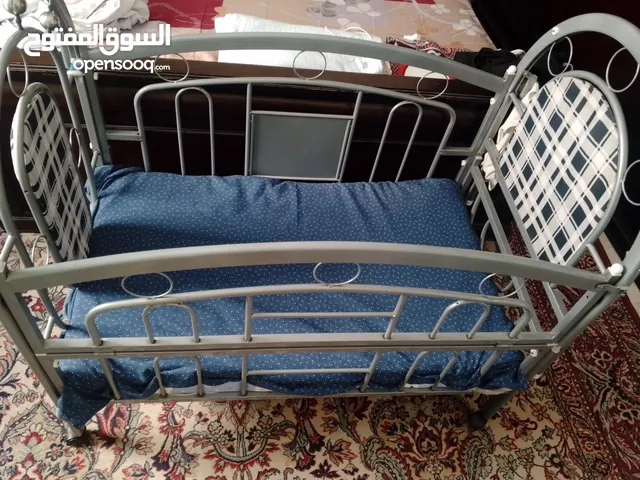 تخت اطفال حديد حتى عمر 6سنوات