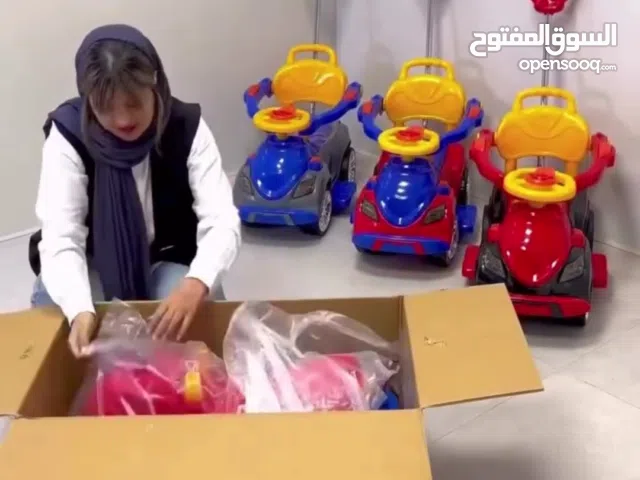 سيارة أطفال