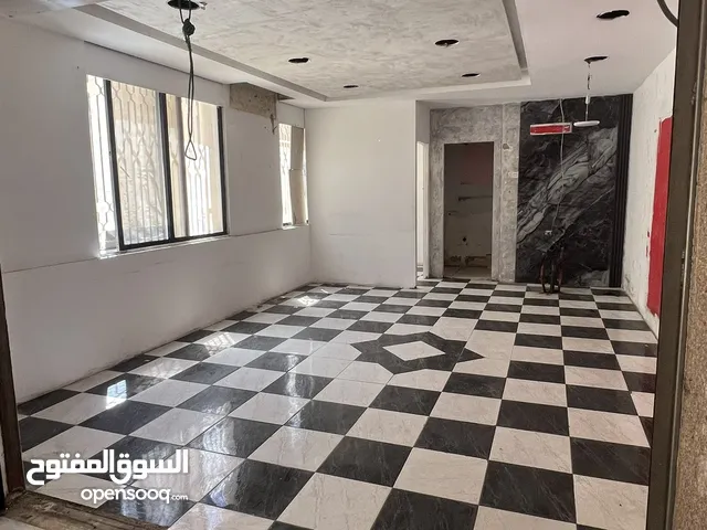 باب/مخزن للإيجار - منطقة الجندويل