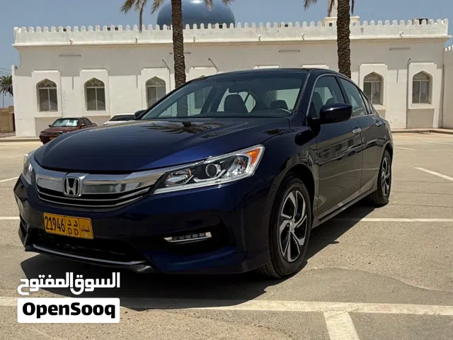 2017 هوندا اكورد LX