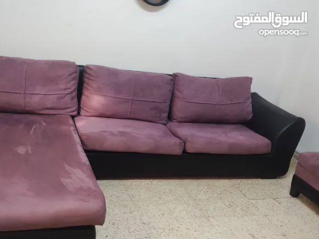 كورنر امريكي +مقعد اضافي مستعمل شاموا و جلد بحاله جيده جدا السعلوب 50 دينار