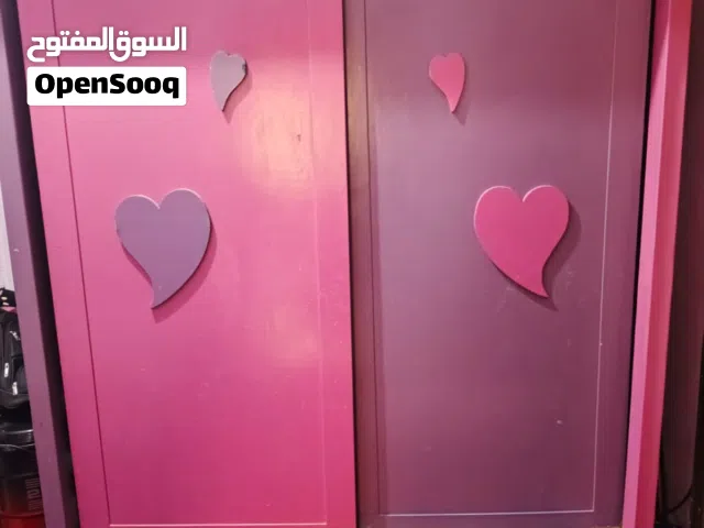 غرفة نوم اطفال بناتية حالة جيدة للبيع بسعر مغري